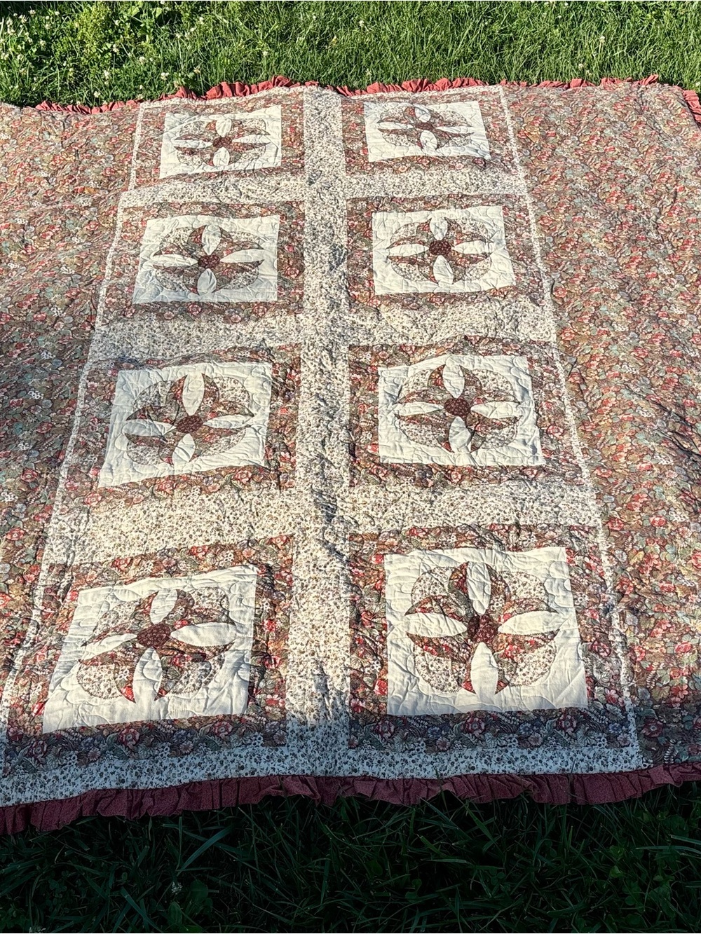 Vintage Floral Patchwork Quilt 80x80 Mariners Compass Ruffle Country Cottage